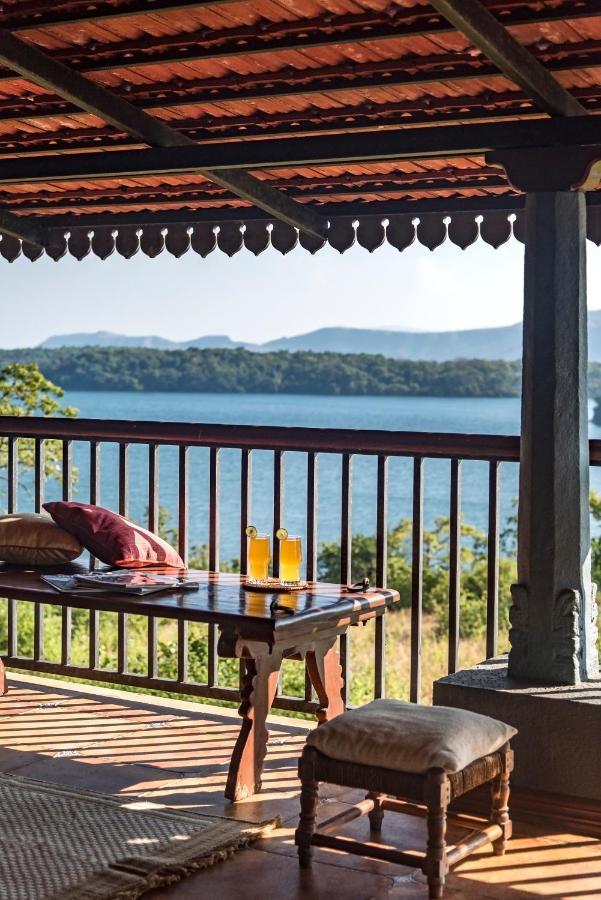 Saffronstays Anantham, Kamshet - Pet-Friendly Lakefront Villa With A Huge Verandah Nethersole Dam Eksteriør billede